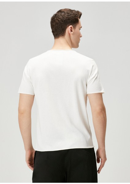 Beyaz Kısa Kollu Triko fırsatları