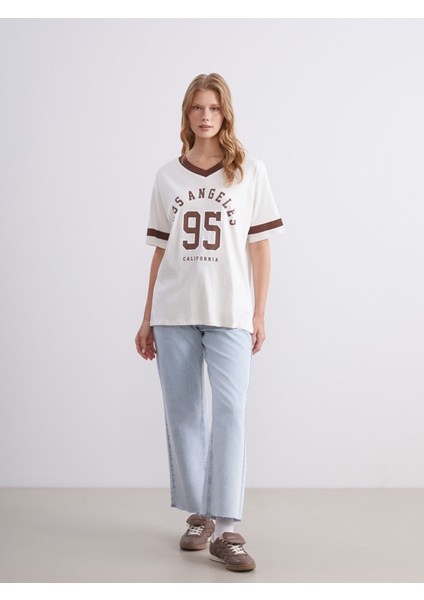 Yeni Sezon V Yaka Los Angeles Baskılı Oversize Kadın Tişört fiyatları