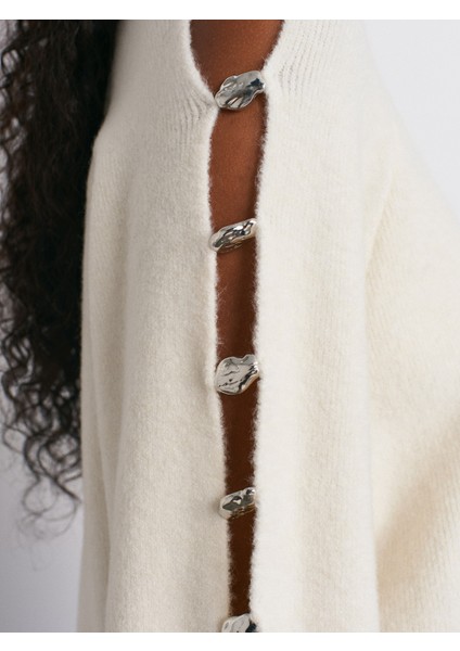 10810 Yün Karışımlı Aksesuar Detaylı Triko Kazak-Ekru fırsatları