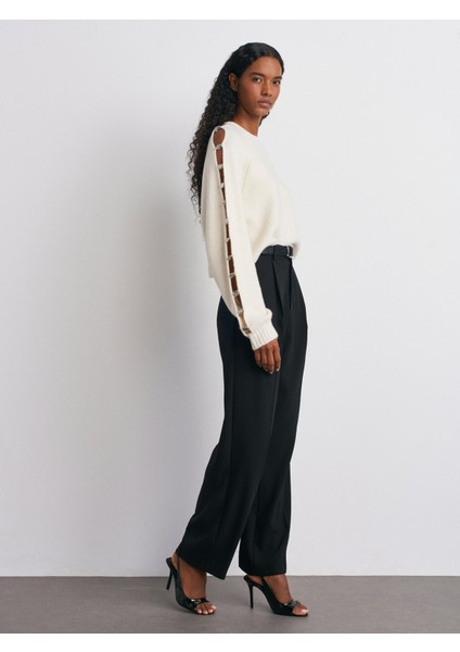 10810 Yün Karışımlı Aksesuar Detaylı Triko Kazak-Ekru indirimleri