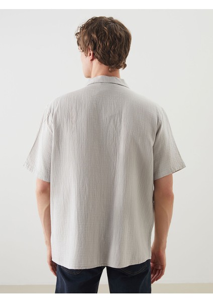 Yeni Sezon Standart Fit Kısa Kollu Erkek Gömlek fırsatları