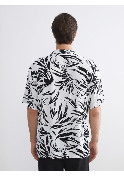 Yeni Sezon Slim Fit Kısa Kollu Desenli Erkek Gömlek fırsatları