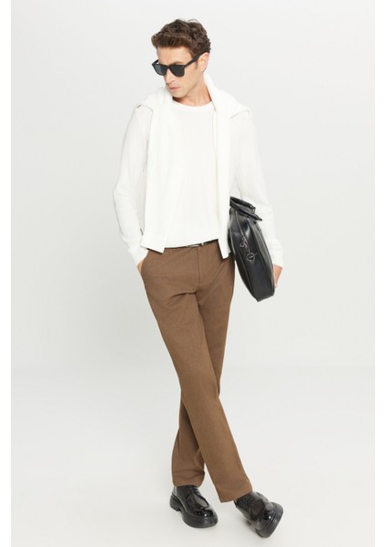 Pamuklu Standart Fit Normal Kesim Bisiklet Yaka Jakarlı Triko Kazak fiyatları