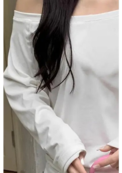 Beyaz Kadın Düşük Omuz Kayık Yaka Oversize Uzun Kollu T-Shirt modelleri