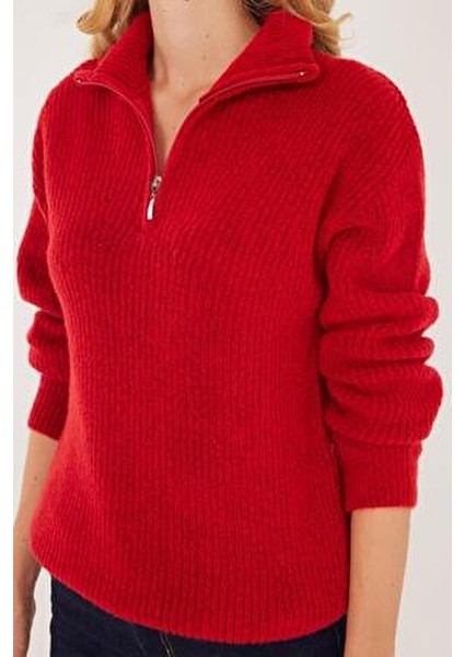 Kadın Oversize Geniş Kesim Dokumalı Fermuarlı Yaka Kırmızı Kazak modelleri