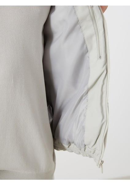 Yeni Sezon Standart Kalıp Kapüşonlu Erkek Şişme Yelek fırsatları