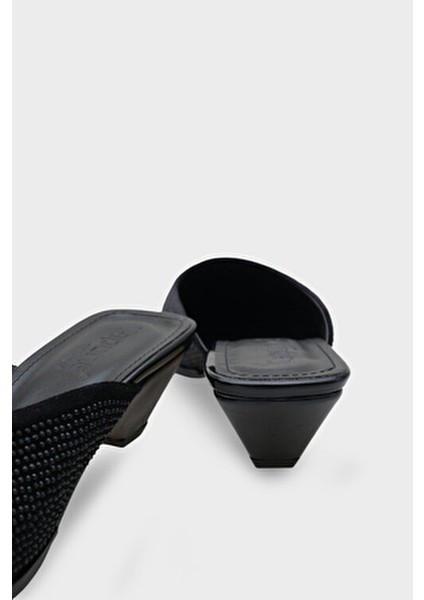 Ivy Sivri Burunlu Taşlı Burnu Kapalı Kadın Terlik modelleri