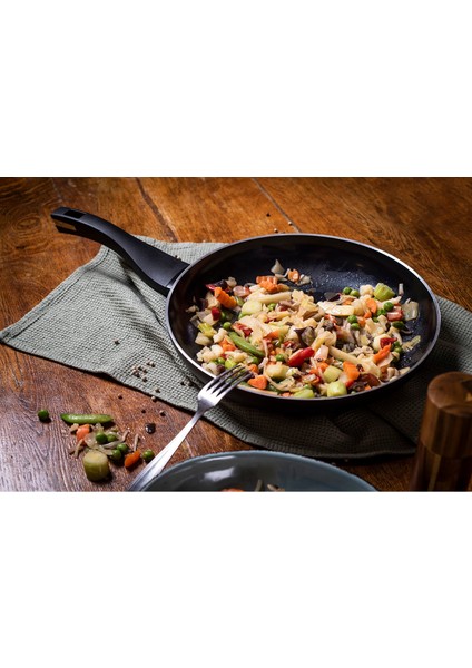 B.green Serisi Induction Siyah 24 cm Tava modelleri