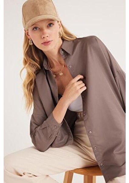 Kadın Oversize Rahat Kesim Spor Yaka Uzun Kollu Basic Düz Vizon Gömlek fırsatları