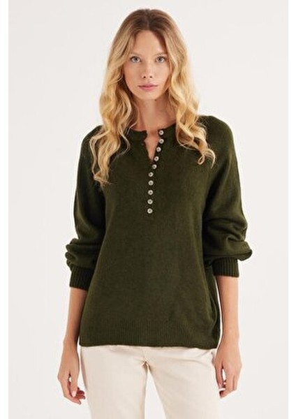 Kadın Oversize Geniş Kesim Düğmeli Yaka Yeşil Kazak fiyatları