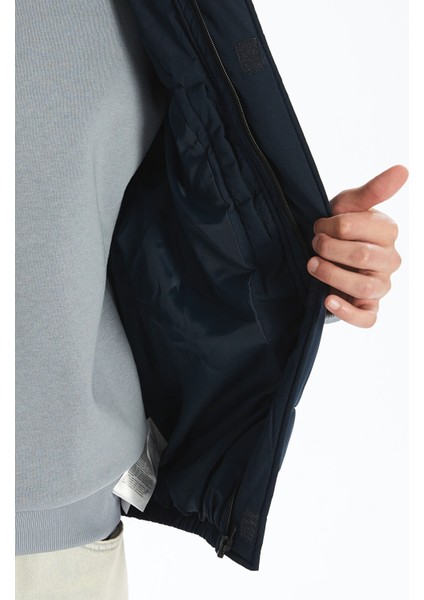 Yeni Sezon Standart Kalıp Kapüşonlu Erkek Şişme Yelek fırsatları