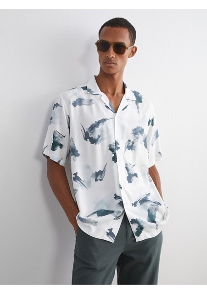 Yeni Sezon Regular Fit Resort Yaka Kısa Kollu Desenli Viskon Erkek Gömlek