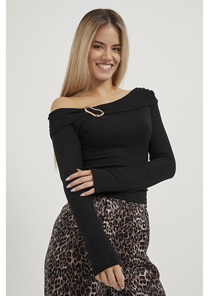 Kadın Gold Aksesuar Detaylı Tek Omuz Uzun Kollu Esnek Viskon Penye Bluz