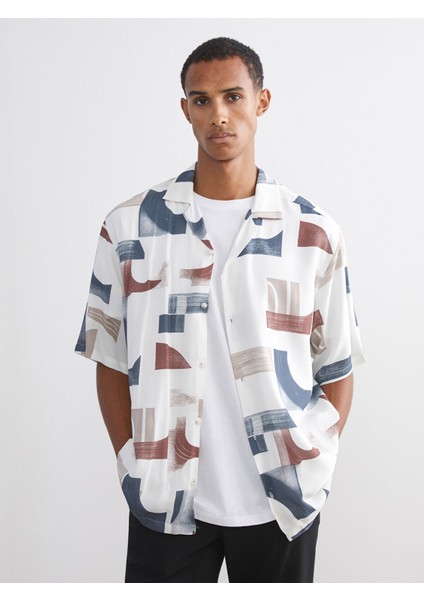 Yeni Sezon Regular Fit Resort Yaka Kısa Kollu Desenli Viskon Erkek Gömlek