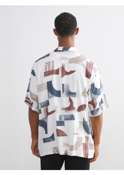 Yeni Sezon Regular Fit Resort Yaka Kısa Kollu Desenli Viskon Erkek Gömlek fırsatları