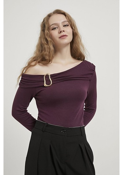Kadın Gold Aksesuar Detaylı Tek Omuz Uzun Kollu Esnek Viskon Penye Bluz