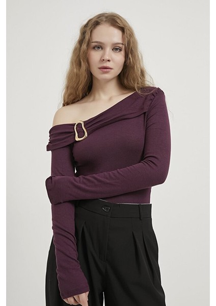 Kadın Gold Aksesuar Detaylı Tek Omuz Uzun Kollu Esnek Viskon Penye Bluz fırsatları