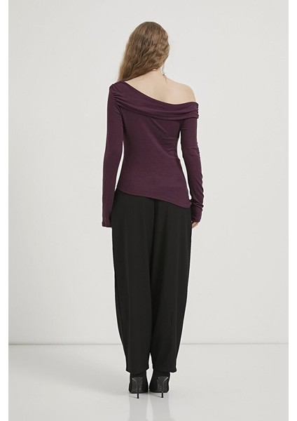 Kadın Gold Aksesuar Detaylı Tek Omuz Uzun Kollu Esnek Viskon Penye Bluz indirimleri