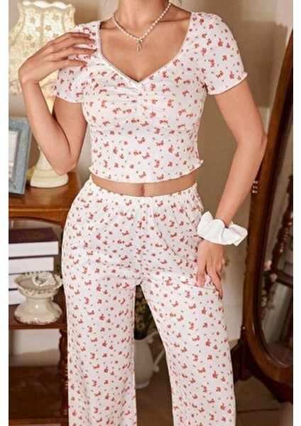 Kısa Kollu Pijama Takımı Ekru Renk Çiçekli Desenle Erkek Kullanıcılar İçin fiyatları