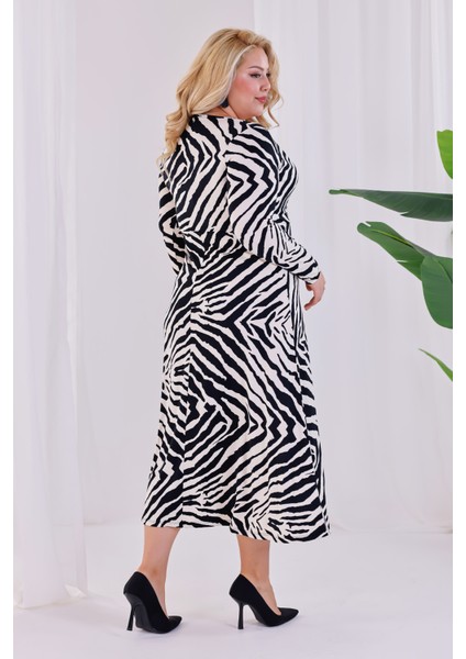 Kadın Siyah Beyaz Zebra Desen Kruvaze Yaka Büyük Beden Esnek Maxi Elbise