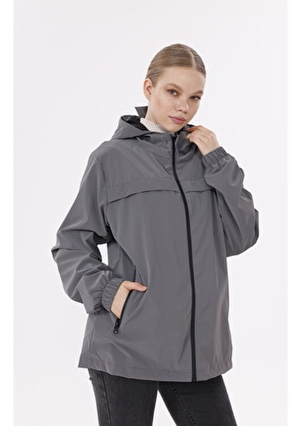 Kadın Antrasit Kapüşonlu Nova Kumaş Hafif ve Dayanıklı Şık Mevsimlik Su ve Rüzgar Geçirmez Yağmurluk fiyatları