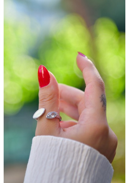 Üzeri Bir Tarafı Zirkon Taşlı Bir Ucu Taşlı Ayarlanabilir Çelik Yüzük