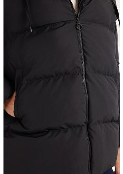 Kadın Relax Fit Rahat Kesim Su Geçirmez Kapüşonlu Siyah Mont modelleri