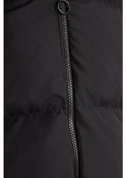 Kadın Relax Fit Rahat Kesim Su Geçirmez Kapüşonlu Siyah Mont