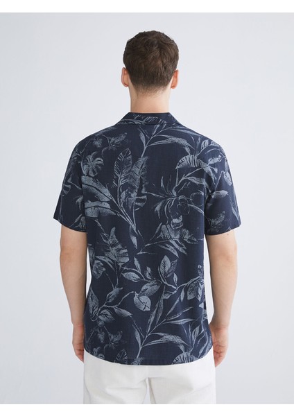 Yeni Sezon Regular Fit Resort Yaka Kısa Kollu Desenli Poplin Erkek Gömlek fırsatları