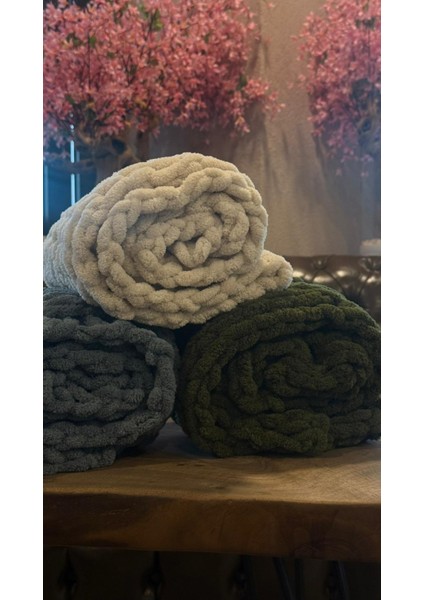 Blue Haze – El Örgüsü Dokulu Peluş Atkı (Soft Mavi Sıcaklık)