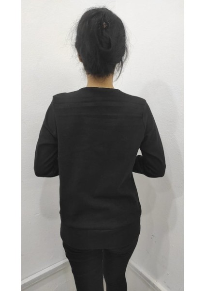 Kadın Uzun Kollu Kruvaze Yaka Kol ve Etek Ucu Manşet Detay Yumoş Bluz