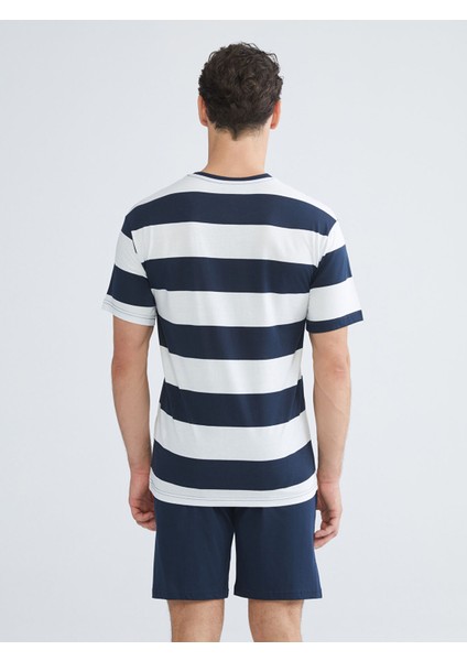 Yeni Sezon Standart Kalıp Erkek Şortlu Pijama Takımı fırsatları