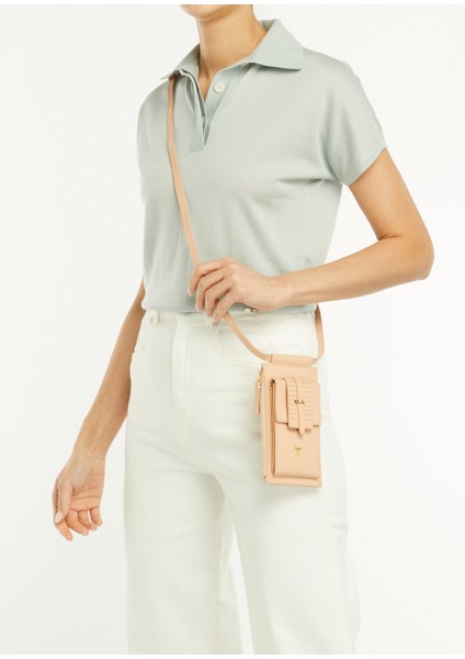 Kum Logo Detaylı Kadın Deri Telefon Çantası fiyatları