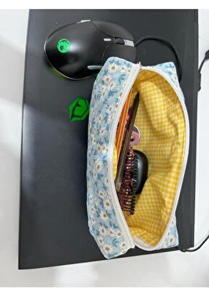 Kalemlik – Boncuk Mavi Papatya Desenli, Kapitone Kumaş, Yıkanabilir Bez Organizer, Cotton Astarlı fiyatları