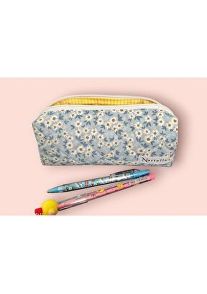 Kalemlik – Boncuk Mavi Papatya Desenli, Kapitone Kumaş, Yıkanabilir Bez Organizer, Cotton Astarlı