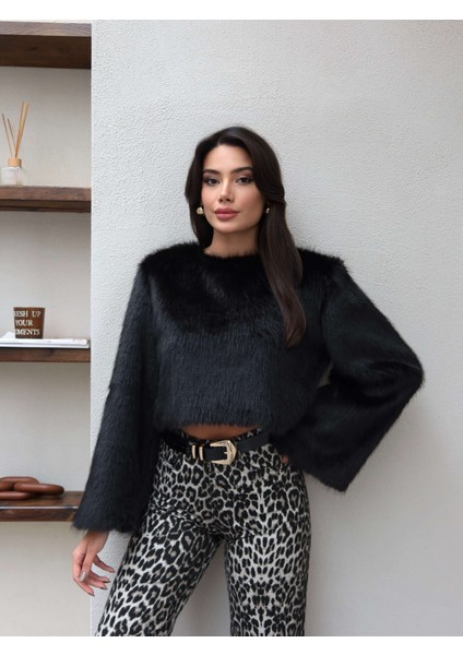 Geniş Kol Kürklü Kazak