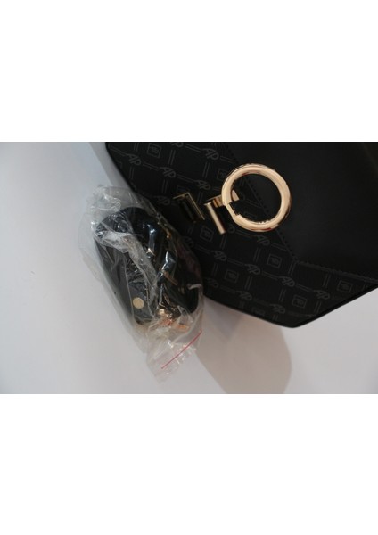 Üçgen Kadın Çanta fırsatları