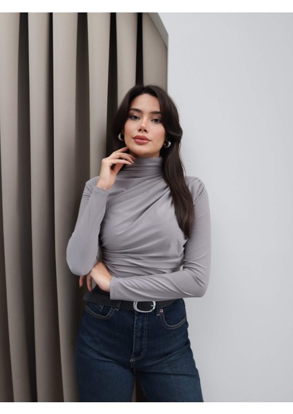 Omuz Bel Pile Detaylı Bluz