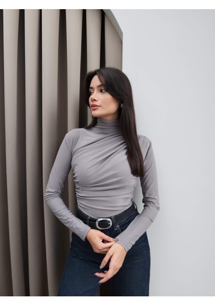 Omuz Bel Pile Detaylı Bluz fiyatları