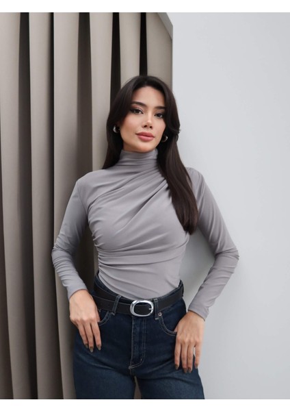 Omuz Bel Pile Detaylı Bluz fırsatları