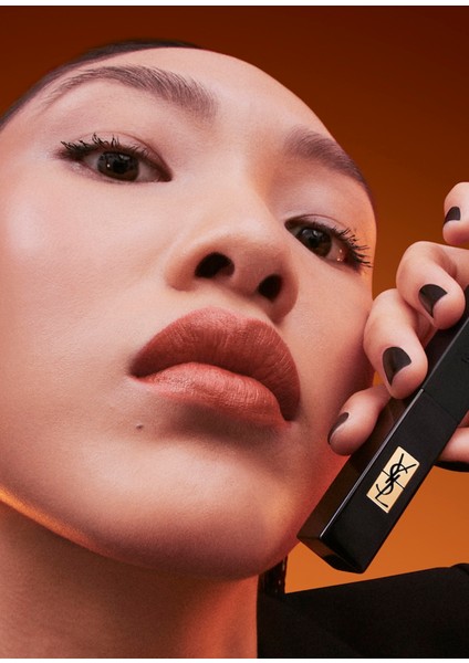 Rouge Pur Couture The Slim Velvet Radical 319 modelleri