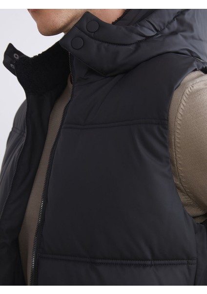 Yeni Sezon Standart Kalıp Kapüşonlu Erkek Şişme Yelek fırsatları