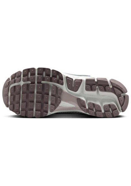 Zoom Vomero 5 'chrome Platinum Violet' indirimleri