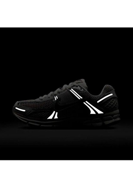 Zoom Vomero 5 'chrome Platinum Violet'