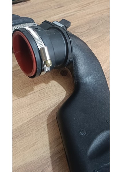 Mercedes Emme Manifoldu Hava Akış Metre ,turbo Hava Emiş Borusu Temiz Hava Hattı 642 Motor Mercedes W164-W203-W204-W209-W463-W639 Kasalar ile Uyumludur.