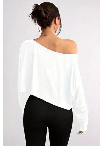 Beyaz Kadın Düşük Omuz Kayık Yaka Oversize Uzun Kollu Crop T-Shirt indirimleri