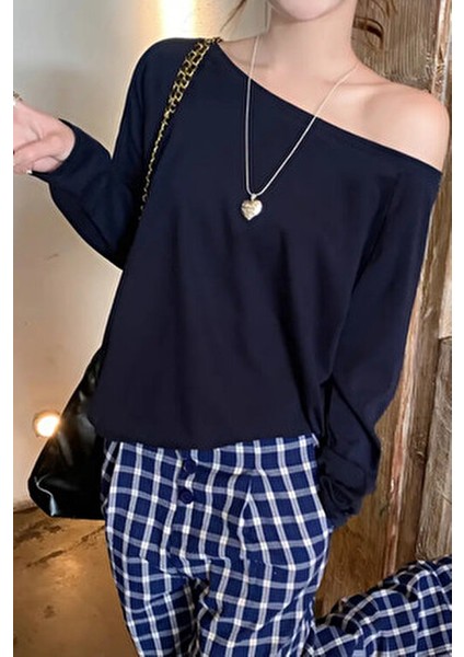 Lacivert Kadın Düşük Omuz Kayık Yaka Oversize Uzun Kollu T-Shirt