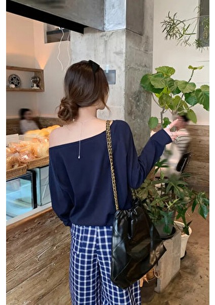 Lacivert Kadın Düşük Omuz Kayık Yaka Oversize Uzun Kollu T-Shirt modelleri