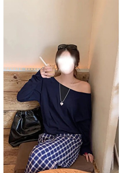 Lacivert Kadın Düşük Omuz Kayık Yaka Oversize Uzun Kollu T-Shirt fırsatları