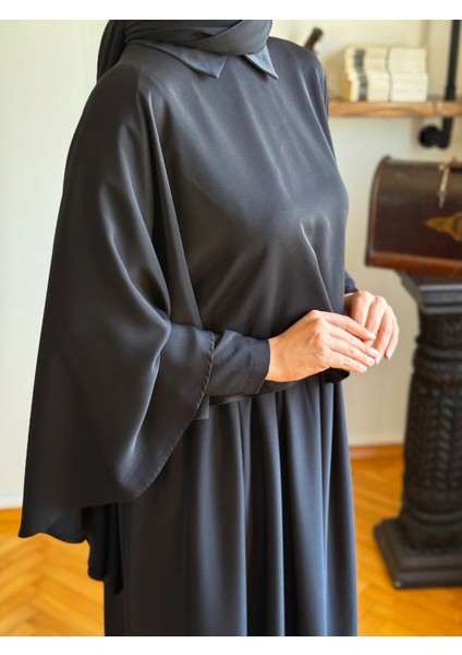 Siyah Pelerinli Elbise 5084